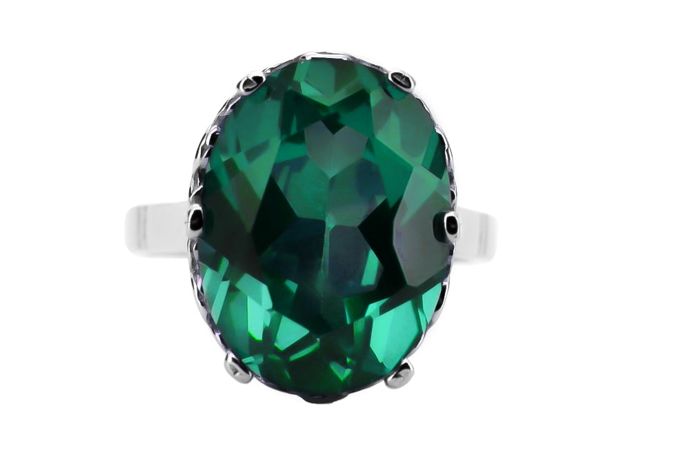Vintage Emerald Ring in Sterling Silver (vrc130s-em) — close-up of the stone and setting