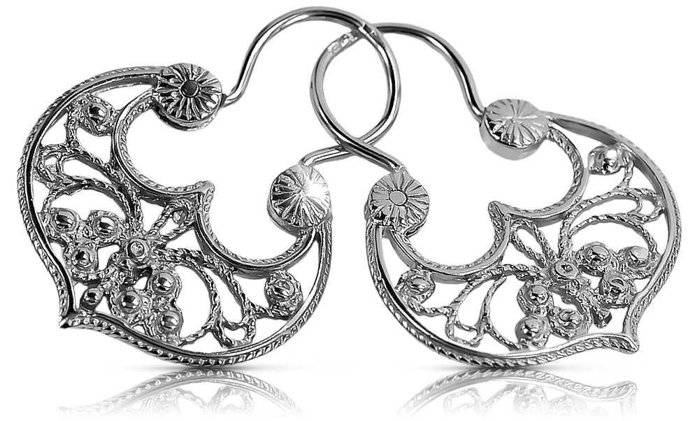 Vintage Earrings in Sterling Silver (ven022s) — full view of the piece