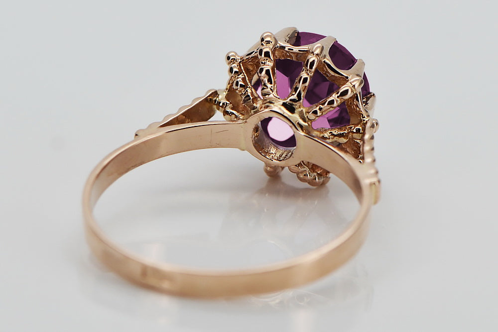 Vintage Amethyst Ring in 14K Rose Gold (vrc045r-am) — worn on the hand, showing profile