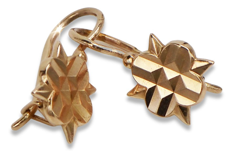 Vintage Leaf Earrings in 14K Rose Gold (ven098) — close-up of the stone and setting