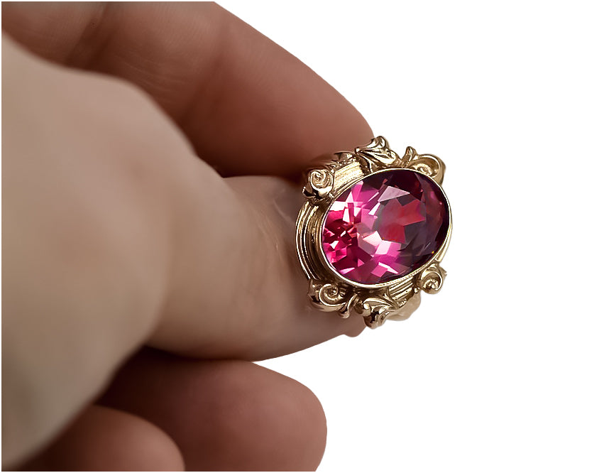 Vintage Ruby Ring in 14K Rose Gold (vrc100r-rb) — close-up of the stone and setting