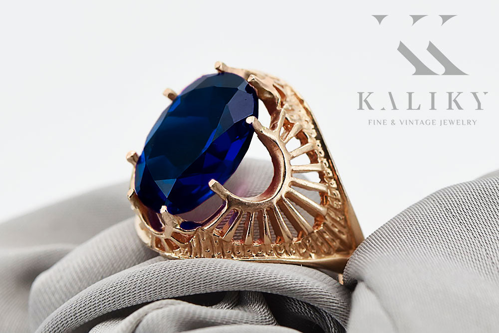 Vintage Sapphire Ring in 14K Rose Gold (vrc003r-sp) — close-up of the stone and setting