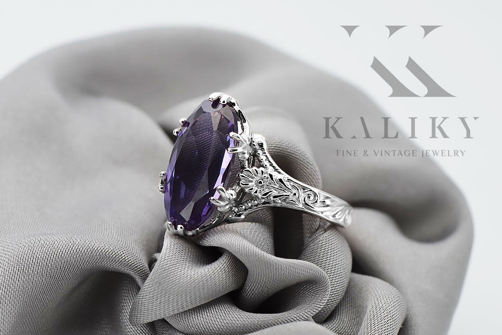 Vintage Alexandrite Oval Ring in Sterling Silver (vrc084s-ax) — worn on the hand, showing profile