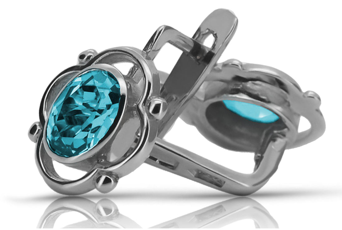 Vintage Aquamarine Earrings in Sterling Silver (vec033s-aq) — close-up of the stone and setting