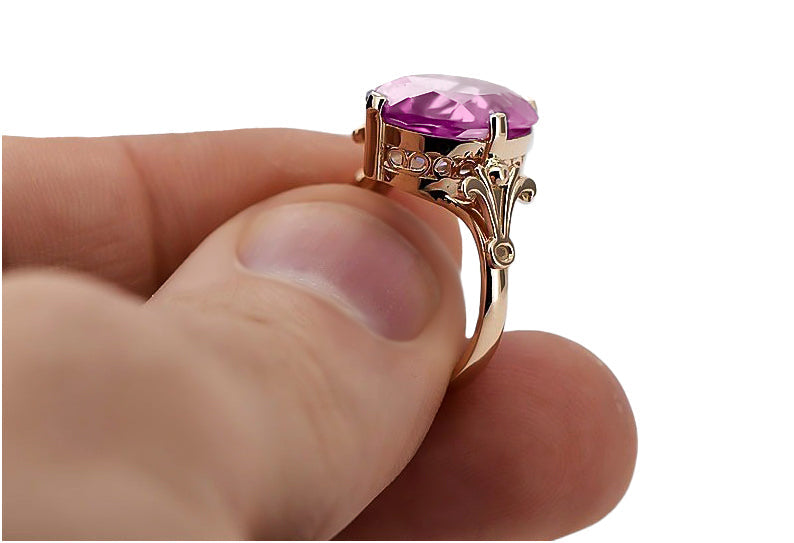 Vintage Amethyst Craft Ring in 14K Rose Gold (vrc369r-am) — worn on the hand, showing profile
