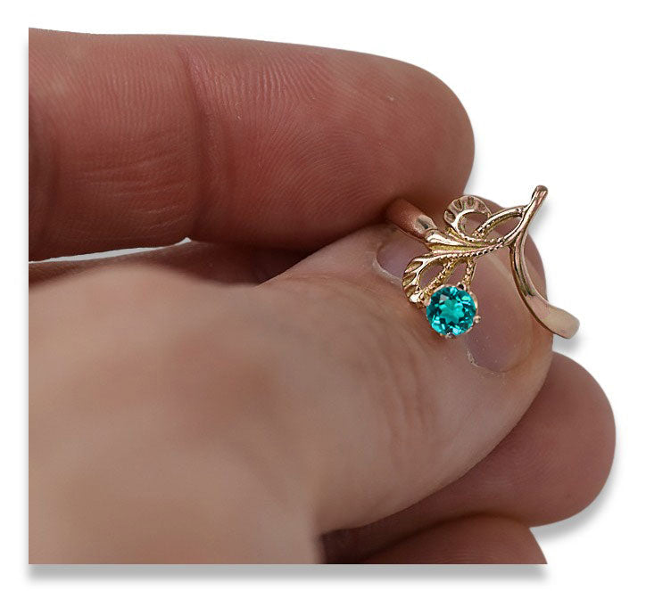 Vintage Aquamarine Ring in 14K Rose Gold (vrc095r-aq) — close-up of the stone and setting