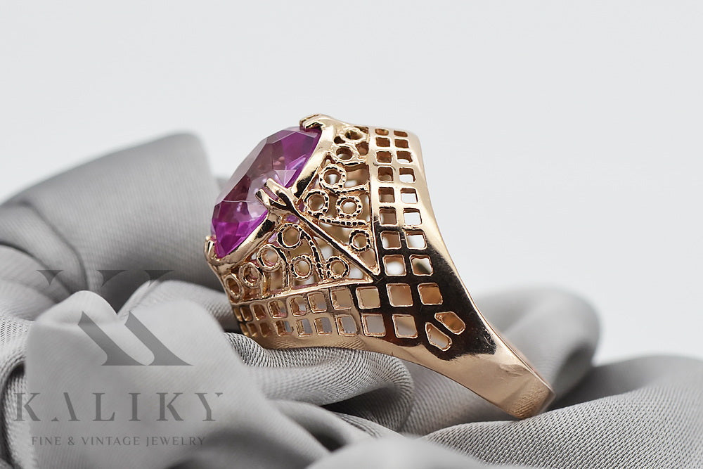 Vintage Amethyst Ring in 14K Rose Gold (vrc030r-am) — back view with the clasp