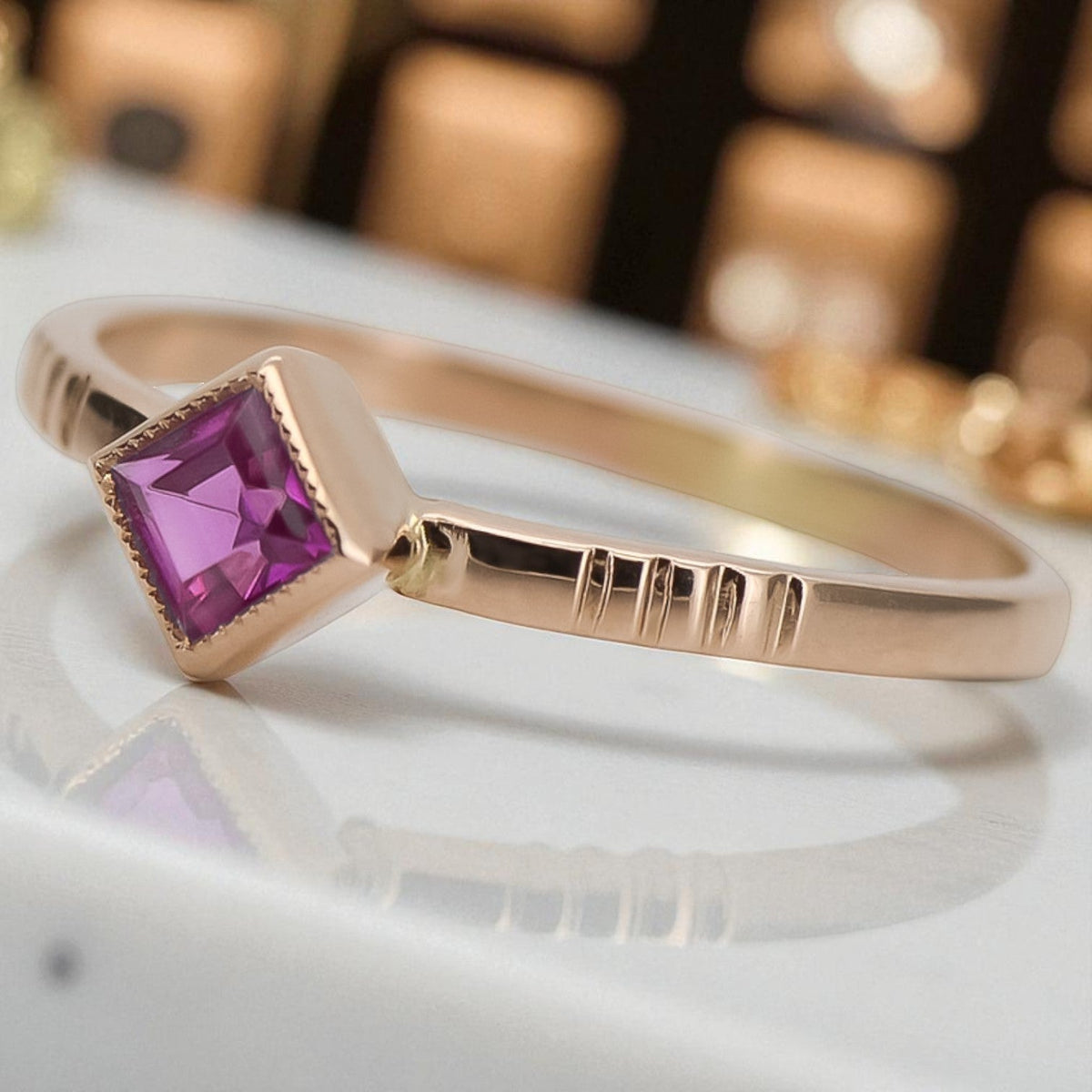 Vintage Amethyst Ring in 14K Rose Gold (vrc138r-am)