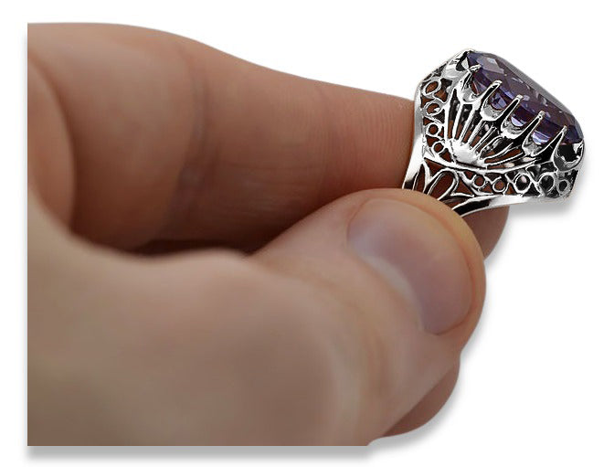 Vintage Alexandrite Ring in Sterling Silver (vrc020s-ax) — worn on the hand, showing profile