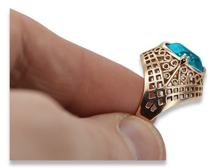 Vintage Aquamarine Ring in 14K Rose Gold (vrc030r-aq) — close-up of the stone and setting