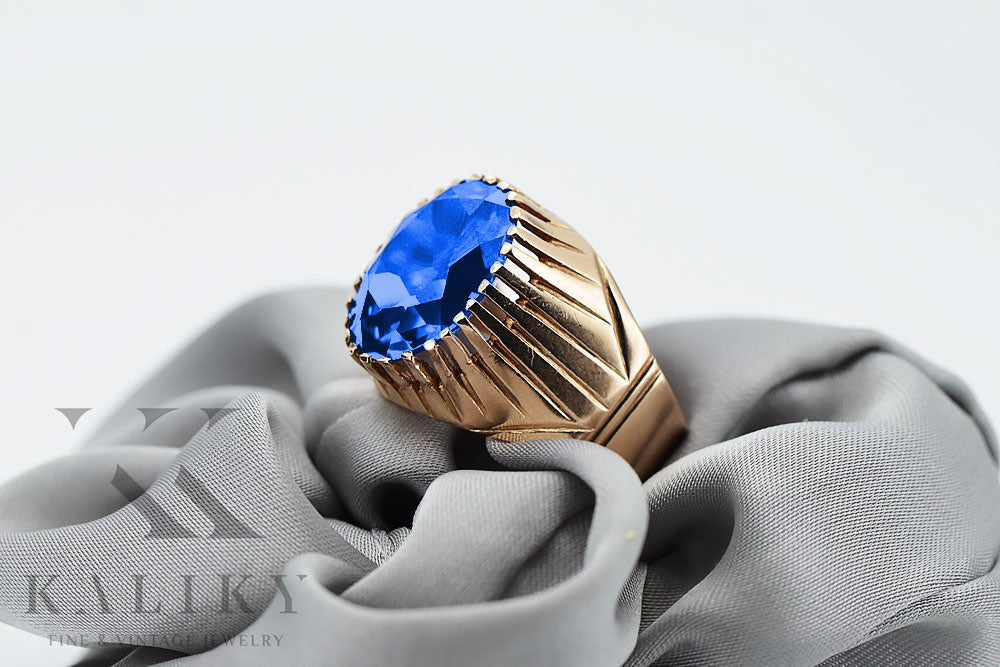 Vintage Sapphire Ring in 14K Rose Gold (vrc048r-sp) — worn on the hand, showing profile