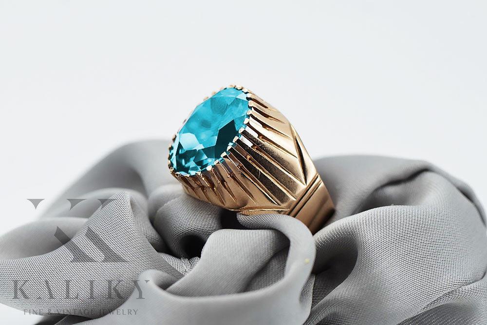 Vintage Aquamarine Ring in 14K Rose Gold (vrc048r-aq) — worn on the hand, showing profile