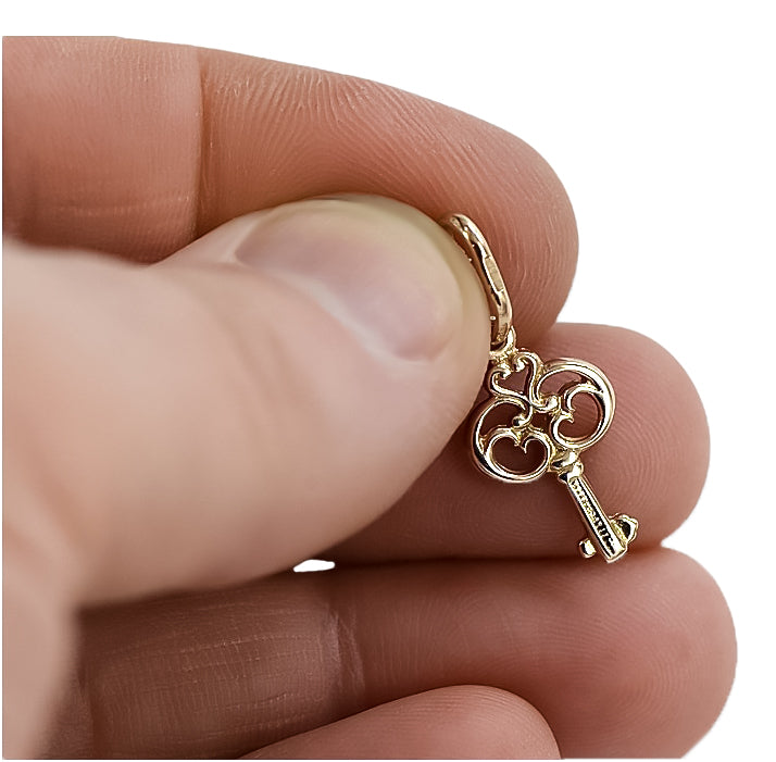 Vintage Key Pendant in Rose Gold-Plated Sterling Silver (vpn019rp) — view 4