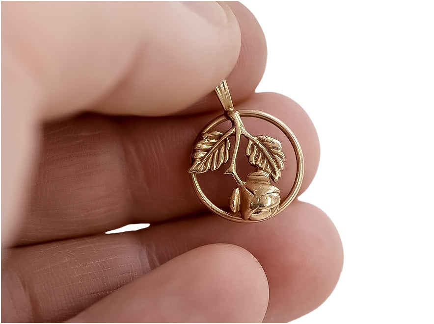 Vintage Pendant in 14K Rose Gold (vpn050) — close-up of the stone and setting