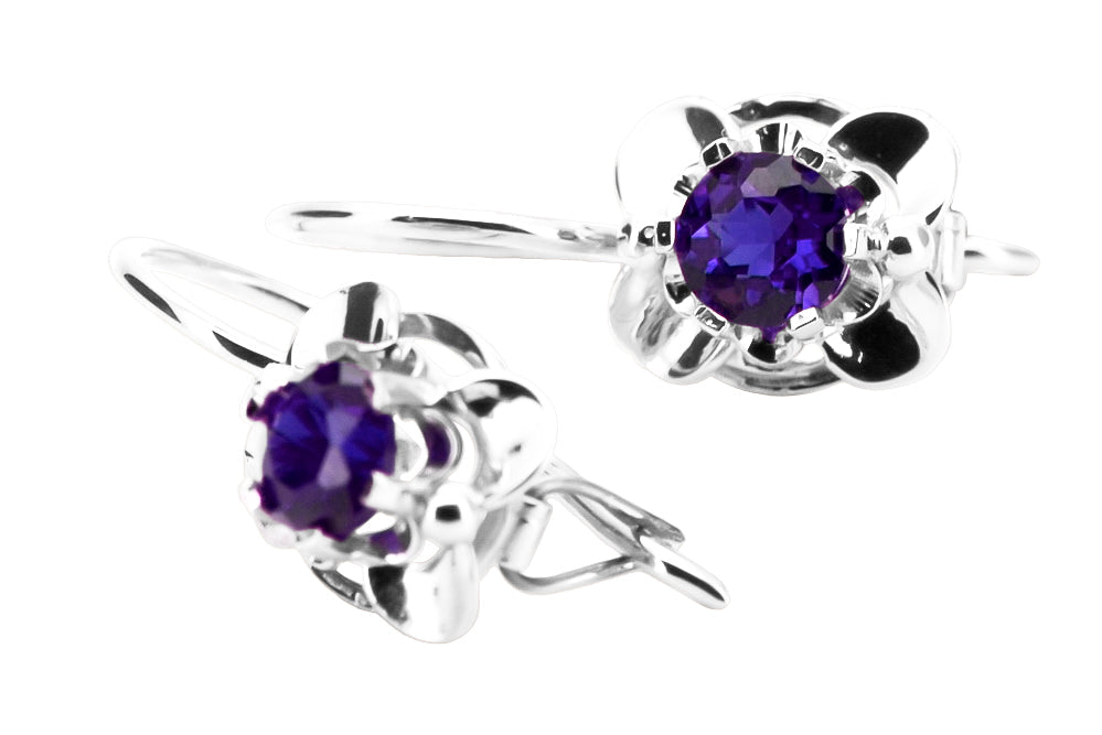 Vintage Alexandrite Earrings in Sterling Silver (vec116s-ax) — close-up of the stone and setting