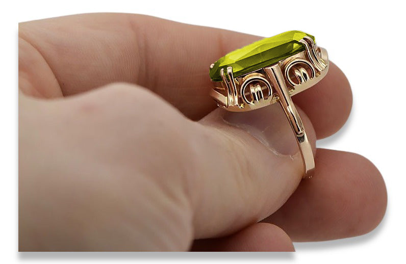 Vintage Yellow Peridot Ring in 14K Rose Gold (vrc038r-yp) — close-up of the stone and setting