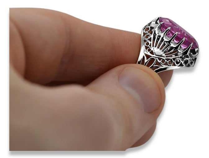 Vintage Amethyst Ring in Sterling Silver (vrc020s-am) — worn on the hand, showing profile