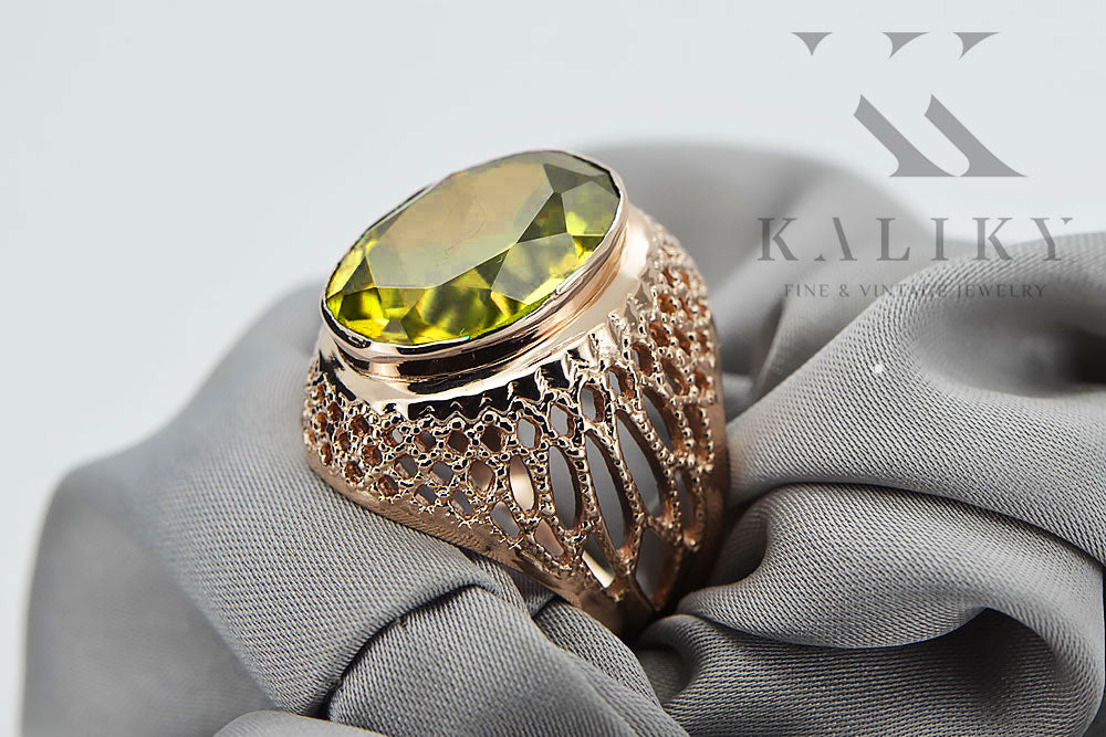 Vintage Yellow Peridot Ring in Rose Gold-Plated Sterling Silver (vrc089rp-yp) — worn on the hand, showing profile