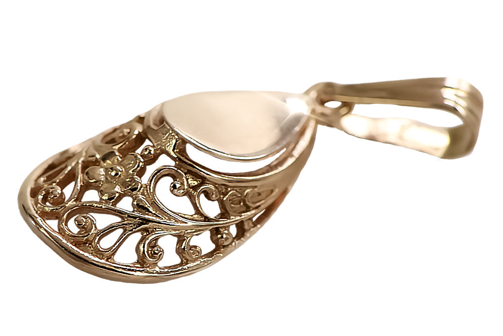 Vintage Horseshoe Pendant in 14K Rose Gold (vpn074) — close-up of the stone and setting