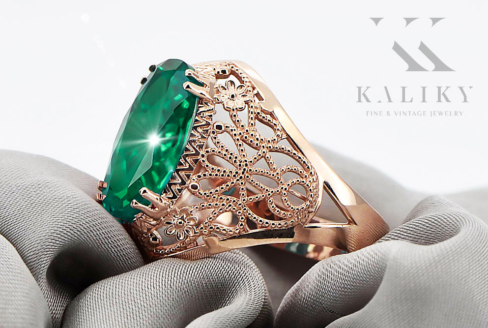 Vintage Emerald Ring in 14K Rose Gold (vrc074r-em) — side view showing the setting