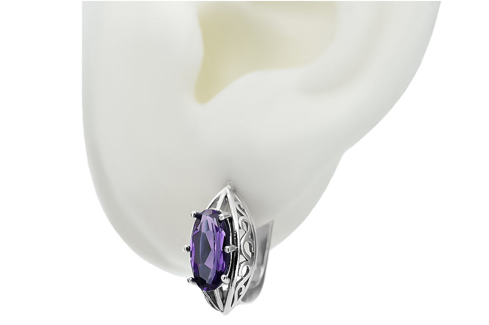 Vintage Alexandrite Earrings in Sterling Silver (vec141s-ax) — close-up of the stone and setting