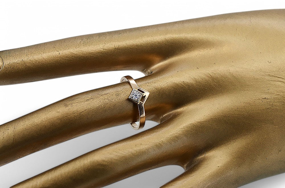 Vintage Zircon Ring in 14K Rose Gold (vrc313r-zi) — full view of the piece