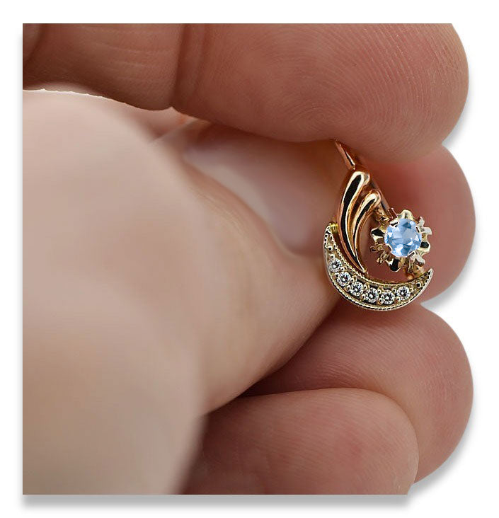 Vintage Aquamarine Earrings in 14K Rose & White Gold (vec093rw-aq) — close-up of the stone and setting