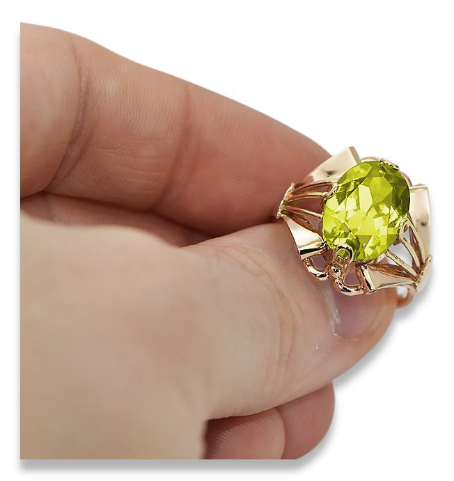 Vintage Yellow Peridot Ring in 14K Rose Gold (vrc015r-yp) — worn on the hand, showing profile