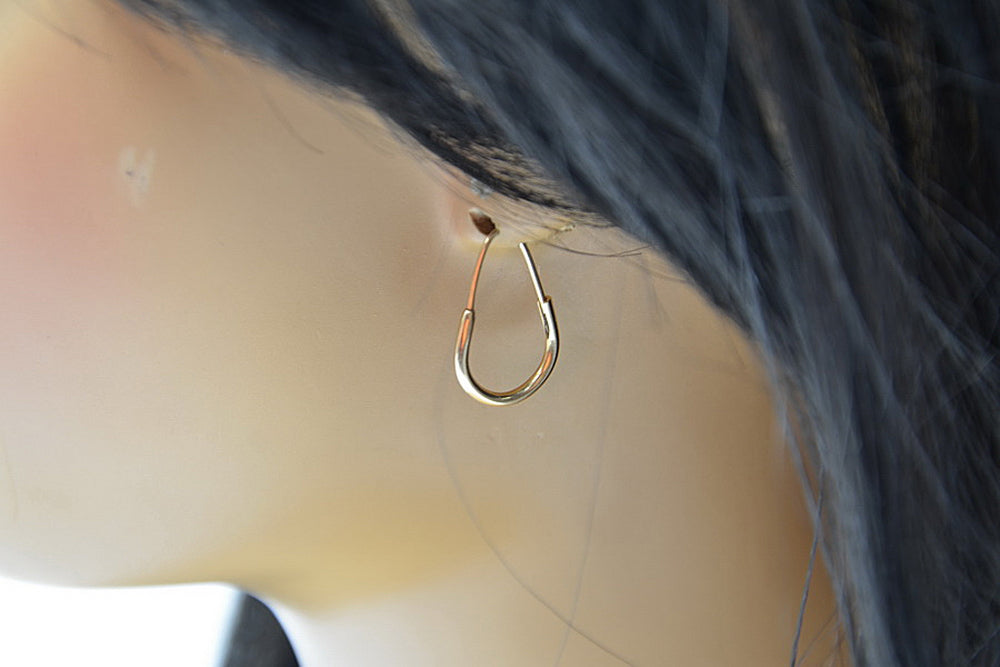 Vintage Hoops Earrings in 14K Rose Gold (ven016) — close-up of the stone and setting