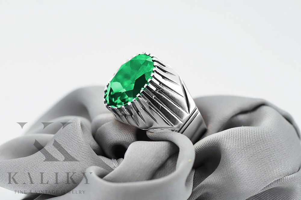 Vintage Emerald Ring in Sterling Silver (vrc048s-em) — worn on the hand, showing profile