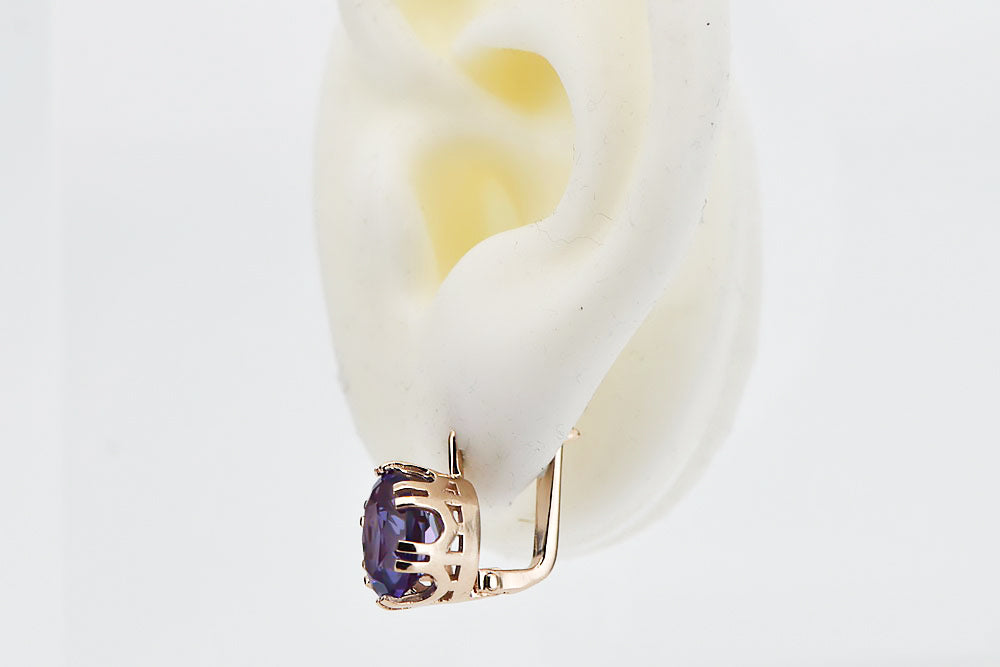 Vintage Alexandrite Earrings in 14K Rose Gold (vec016r-ax) — close-up of the stone and setting