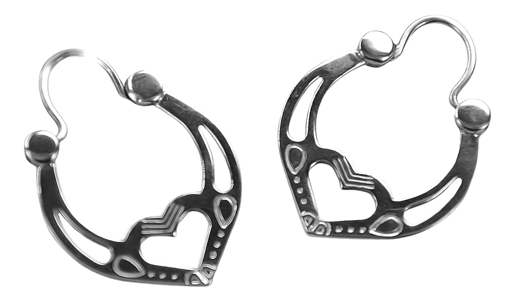 Vintage Earrings in Sterling Silver (ven024s) — close-up of the stone and setting