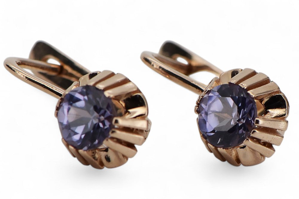 Vintage Alexandrite Earrings in 14K Rose Gold (vec027r-ax) — close-up of the stone and setting