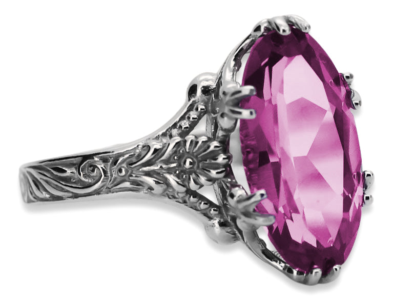 Vintage Amethyst Ring in Sterling Silver (vrc084s-am) — close-up of the stone and setting
