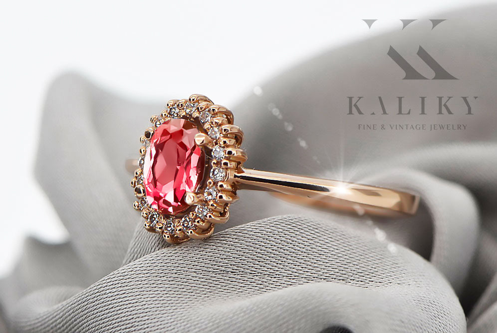 Vintage Ruby Ring in 14K Rose Gold (crc009r-rb) — close-up of the stone and setting