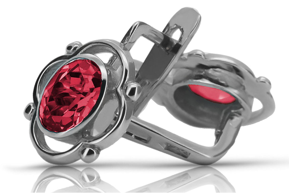 Vintage Ruby Earrings in Sterling Silver (vec033s-rb) — close-up of the stone and setting