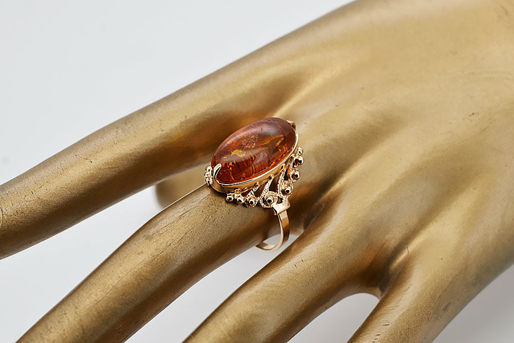 Vintage Amber Ring in 14K Rose Gold (vrab037) — side view showing the setting