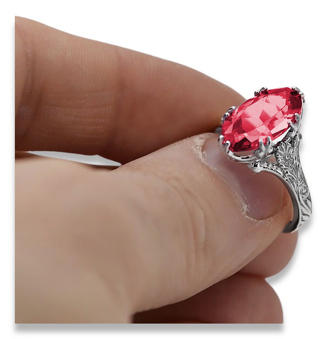 Vintage Ruby Ring in Sterling Silver (vrc084s-rb) — close-up of the stone and setting
