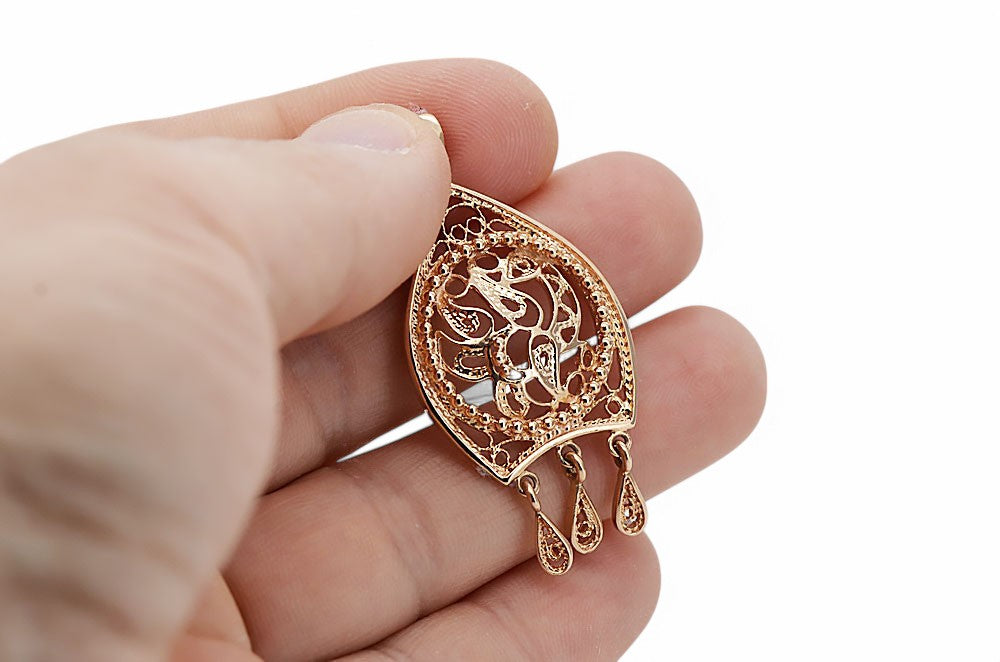 Vintage Pendant in 14K Rose Gold (vpn020) — side view showing the setting