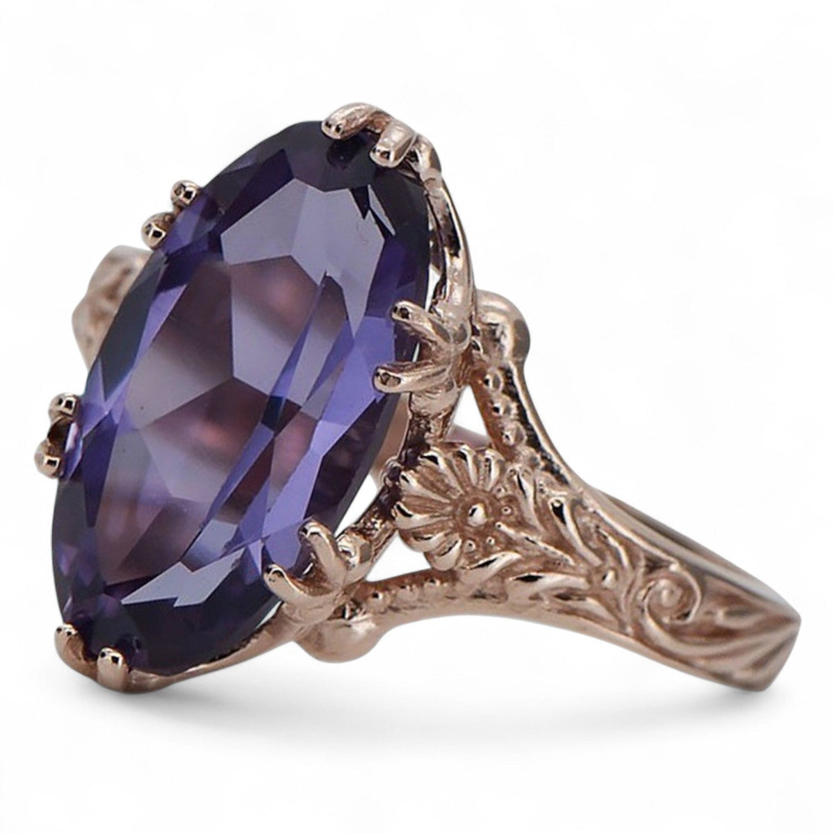 Vintage Alexandrite Ring in 14K Rose Gold (vrc084r-ax) — full view of the piece