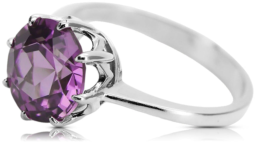 Vintage Amethyst Ring in Sterling Silver (vrc157s-am) — worn on the hand, showing profile