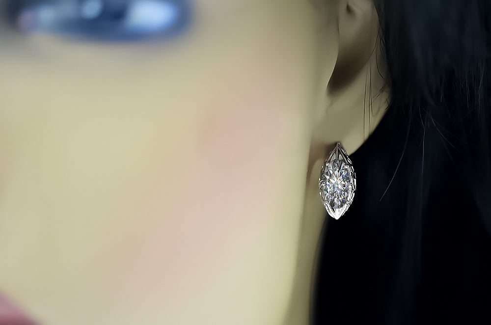 Vintage Zircon Earrings in Sterling Silver (vec141s-zi) — close-up of the stone and setting