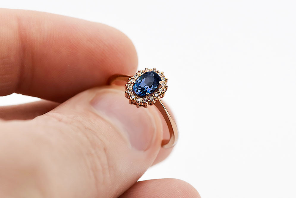 Vintage Sapphire Ring in 14K Rose Gold (crc009r-sp) — worn on the hand, showing profile