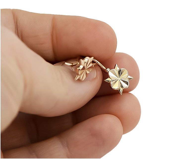 Vintage Flower Earrings in 14K Rose Gold (ven002) — side view showing the setting