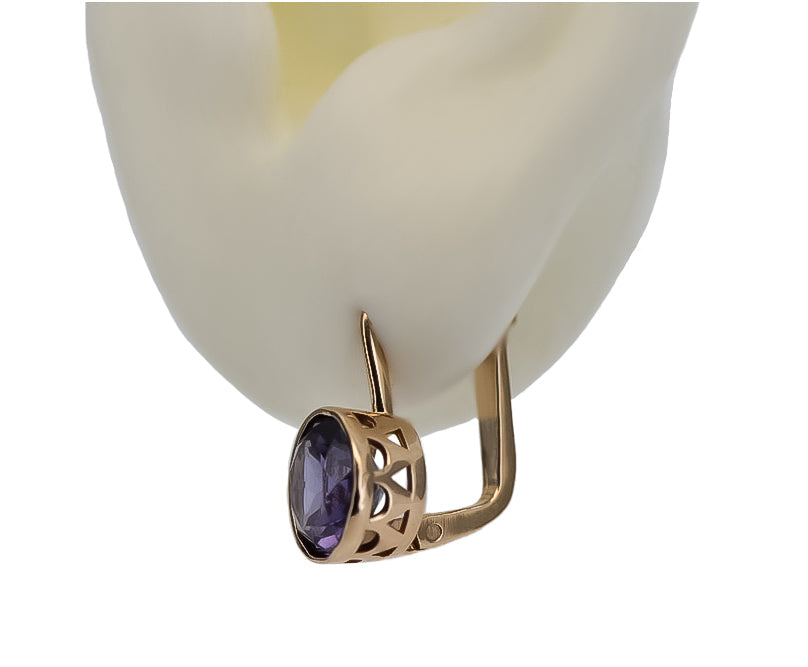 Vintage Alexandrite Earrings in 14K Rose Gold (vec107r-ax) — worn on the hand, showing profile