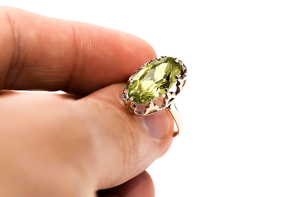 Vintage Yellow Peridot Craft Ring in 14K Rose Gold (vrc253r-yp) — close-up of the stone and setting