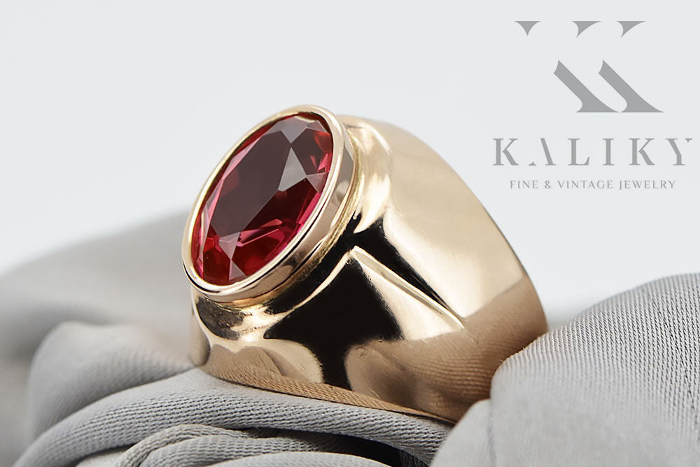 Vintage Ruby Ring in 14K Rose Gold (vrc296r-rb) — side view showing the setting