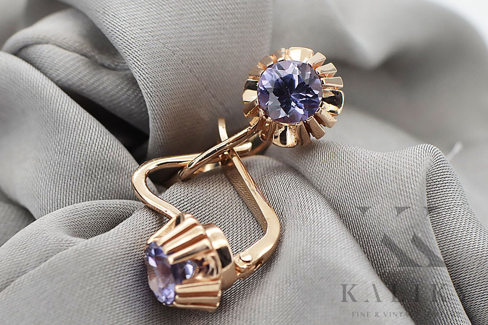 Vintage Alexandrite Earrings in 14K Rose Gold (vec027r-ax) — worn on the hand, showing profile