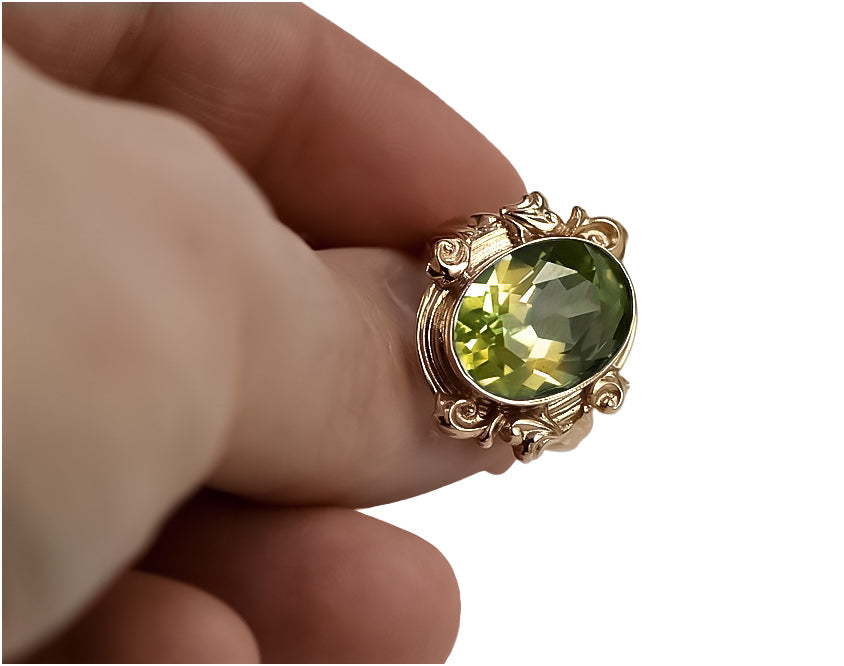 Vintage Yellow Peridot Ring in 14K Rose Gold (vrc100r-yp) — close-up of the stone and setting