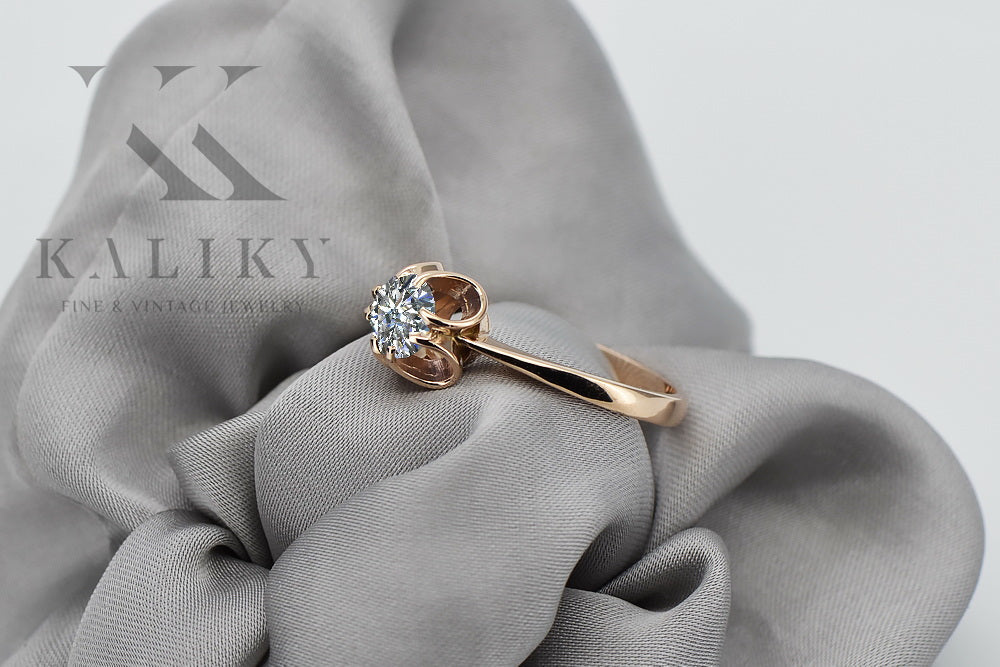 Vintage Zircon Ring in 14K Rose Gold (vrc348r-zi) — detail of the metal texture